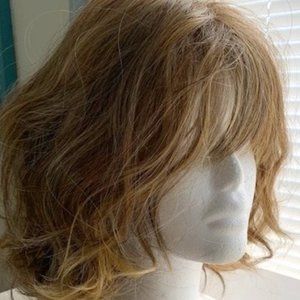 PRICE REDUCED AGAIN!  Tousled Bob Synthetic Wig, Never Worn - Beautiful Color!